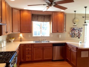 BM Shaker Beige and Craftman Spiced Honey Cabinets