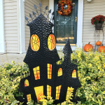 Outdoor Halloween Decor Ideas on a Budget